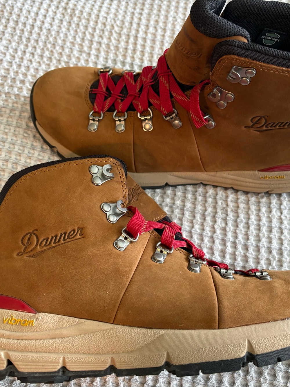 Danner Mountain 600 Tan Nubuck Goretex Hiking Boots with Red Laces